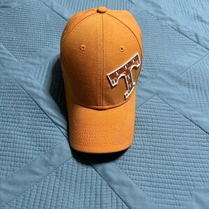2 New Era Tennessee Volunteers hats combo deal